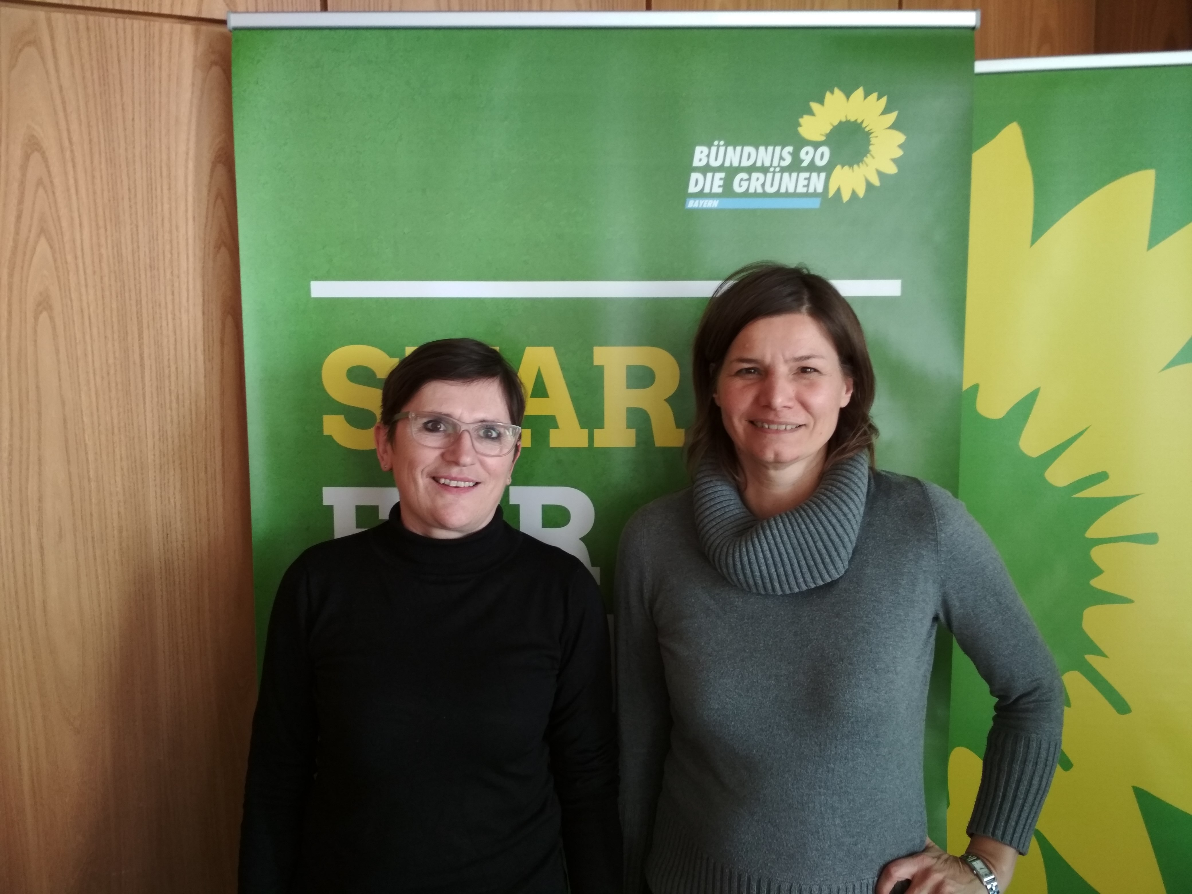 Bezirkstagslistenkandidatin Birgit Schmitt mit Manuela Rottmann, MdB